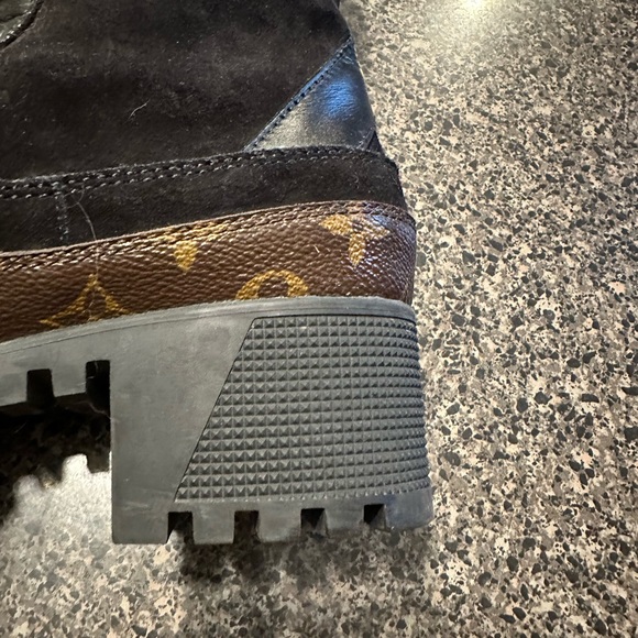 COPY - Louis Vuitton Laureate Platform Desert Boot - Picture 9 of 13